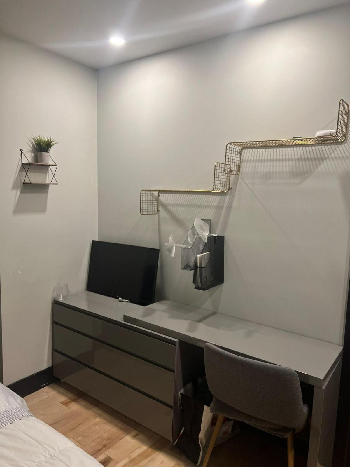 Private Room & Private Bathroom In Le Plateau 蒙特利尔 外观 照片